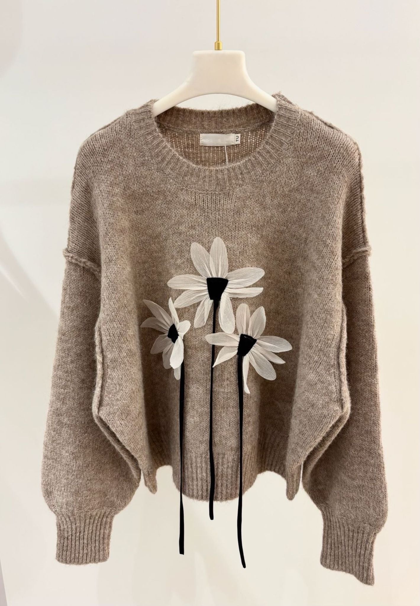Pull à motif fleuri